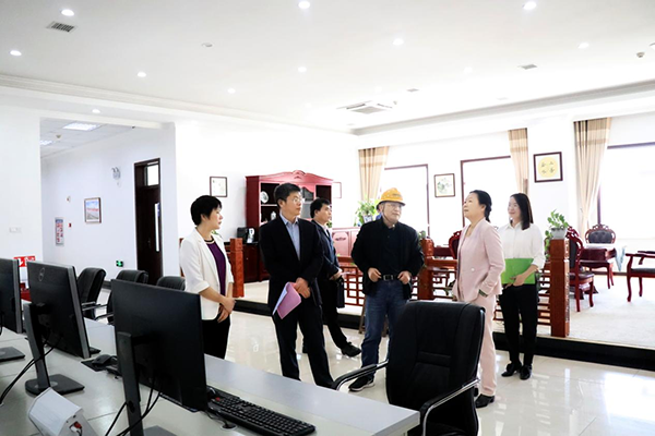 調研組參觀(guān)主廠(chǎng)房一樓展示廳、智能中央控制室02.png